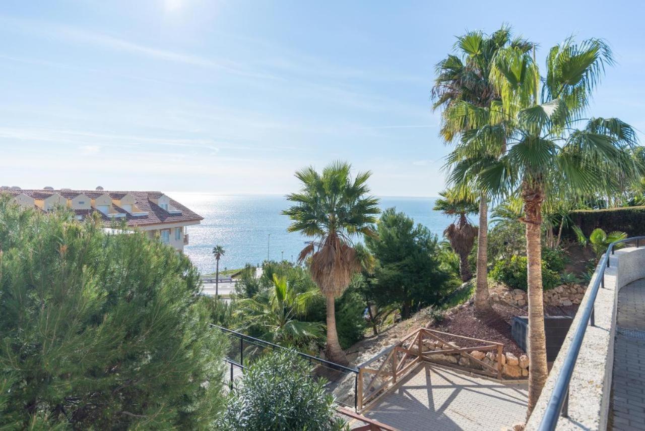 Beach And Pool Holidays At The Grand Coloso Benalmádena Eksteriør billede