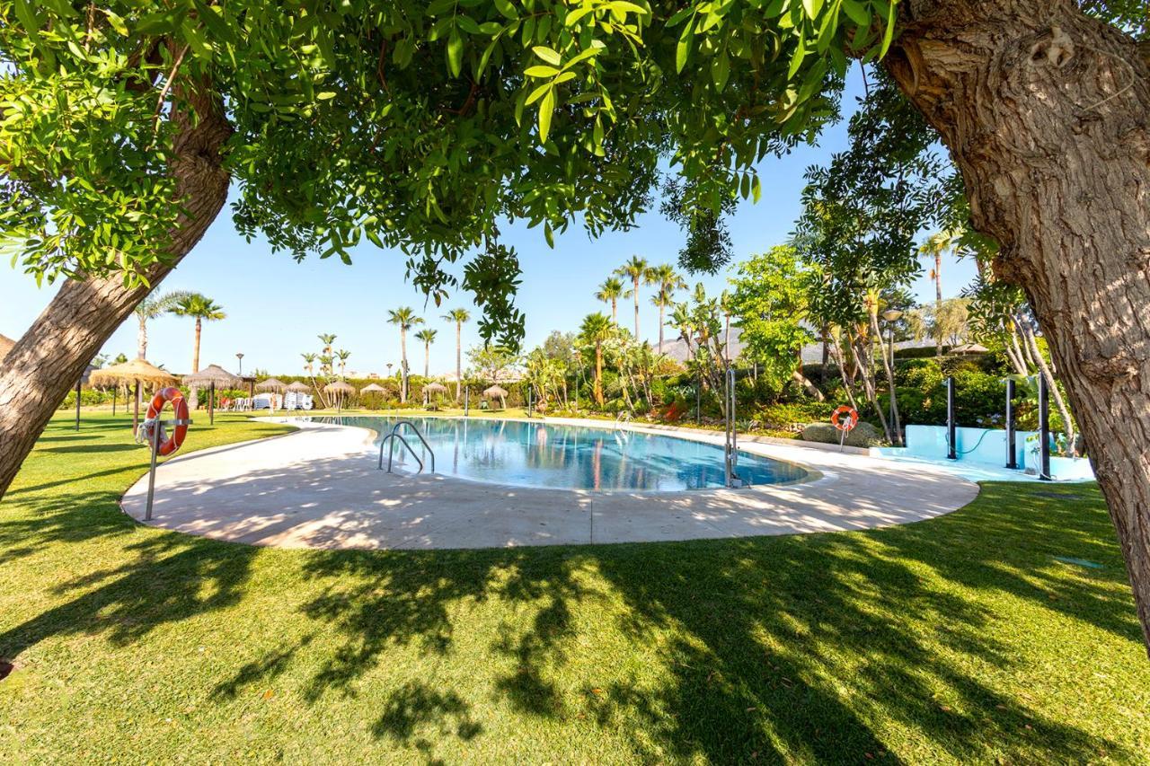 Beach And Pool Holidays At The Grand Coloso Benalmádena Eksteriør billede